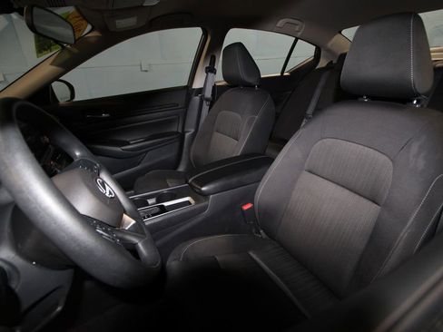 Used 2025 Nissan Altima 2.5 SV image 4