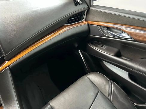 Used 2015 Cadillac Escalade Premium image 29