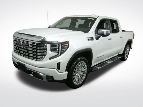 Used 2024 GMC Sierra 1500 Denali w/ Technology Package AWD/4WD image 7