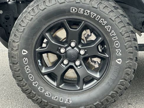 Used 2022 Jeep Wrangler Willys image 27