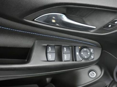 Used 2024 Buick Envista Sport Touring w/ Convenience I Package FWD image 12