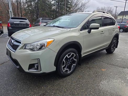 Used 2016 Subaru Crosstrek 2.0i Premium w/ Moonroof Package image 9