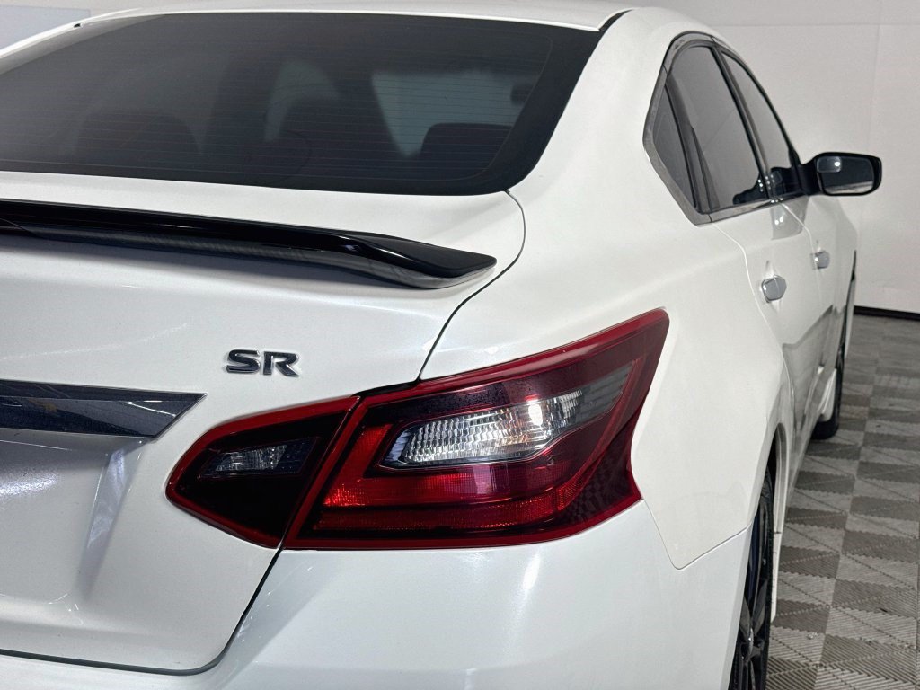 Used 2017 Nissan Altima 2.5 SR w/ Midnight Edition Package FWD image 33