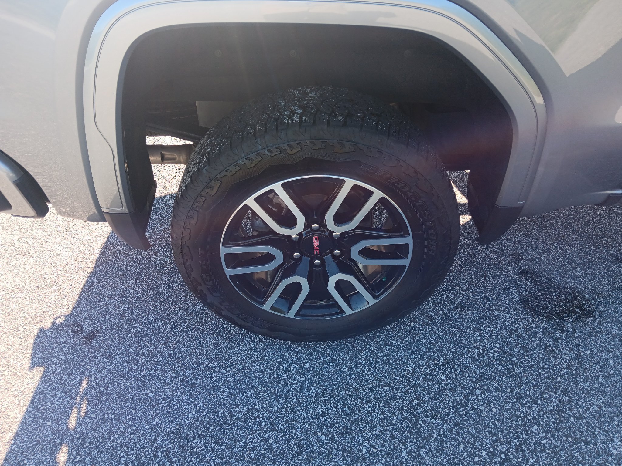 Used 2025 GMC Sierra 1500 AT4 w/ AT4 Premium Package AWD/4WD image 6