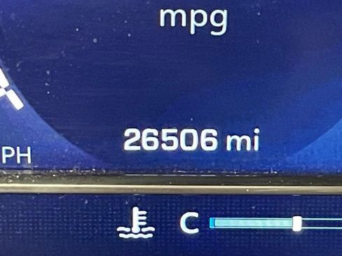 Used 2024 Chevrolet Silverado 1500 LT w/ Z71 Off-Road Package image 2