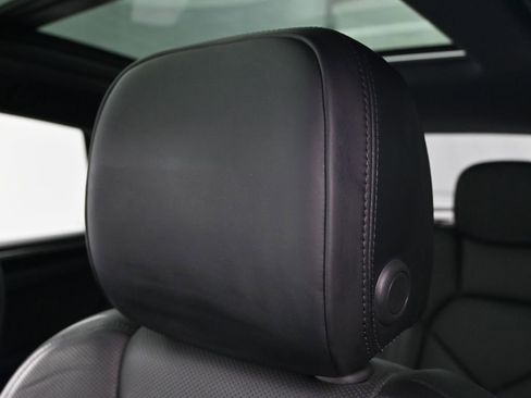 Certified 2023 Porsche Macan image 20