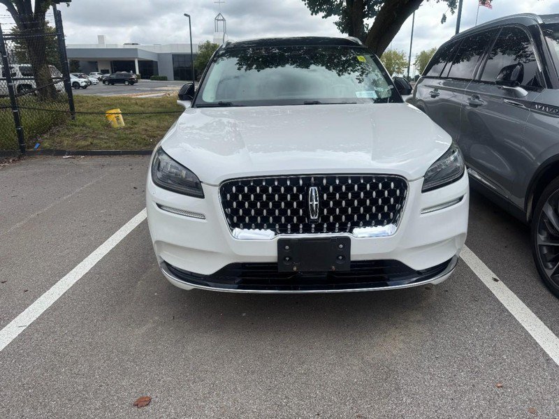 Used 2020 Lincoln Corsair Reserve w/ Appearance Package FWD image 2