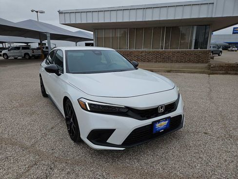 Used 2024 Honda Civic Sport image 2