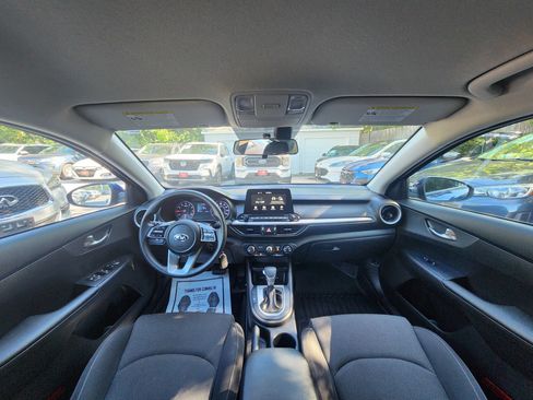 Used 2020 Kia Forte LXS FWD image 9