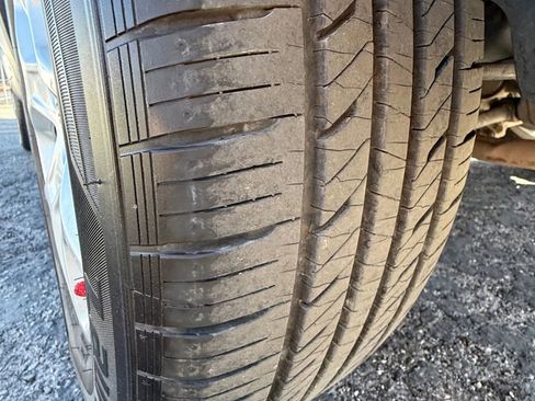 Used 2018 Jeep Renegade Latitude w/ Popular Equipment Group image 26