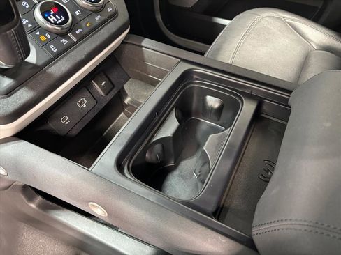 Used 2023 Land Rover Defender 130 S image 13