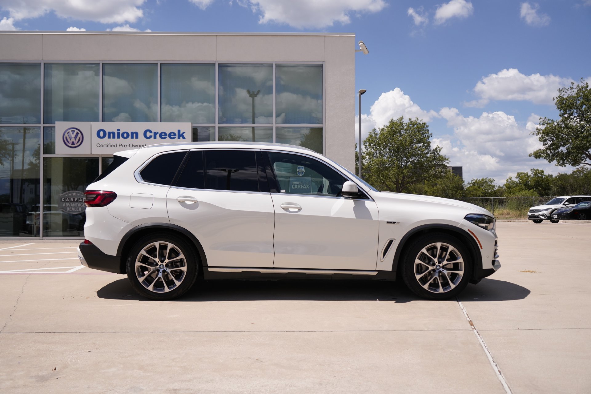 Used 2022 BMW X5 xDrive45e w/ Premium Package AWD/4WD image 4