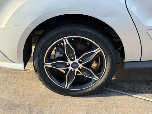 Used 2017 Ford Transit Connect XLT image 6