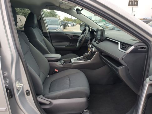 Used 2020 Toyota RAV4 LE w/ All Weather Liner Package AWD/4WD image 27