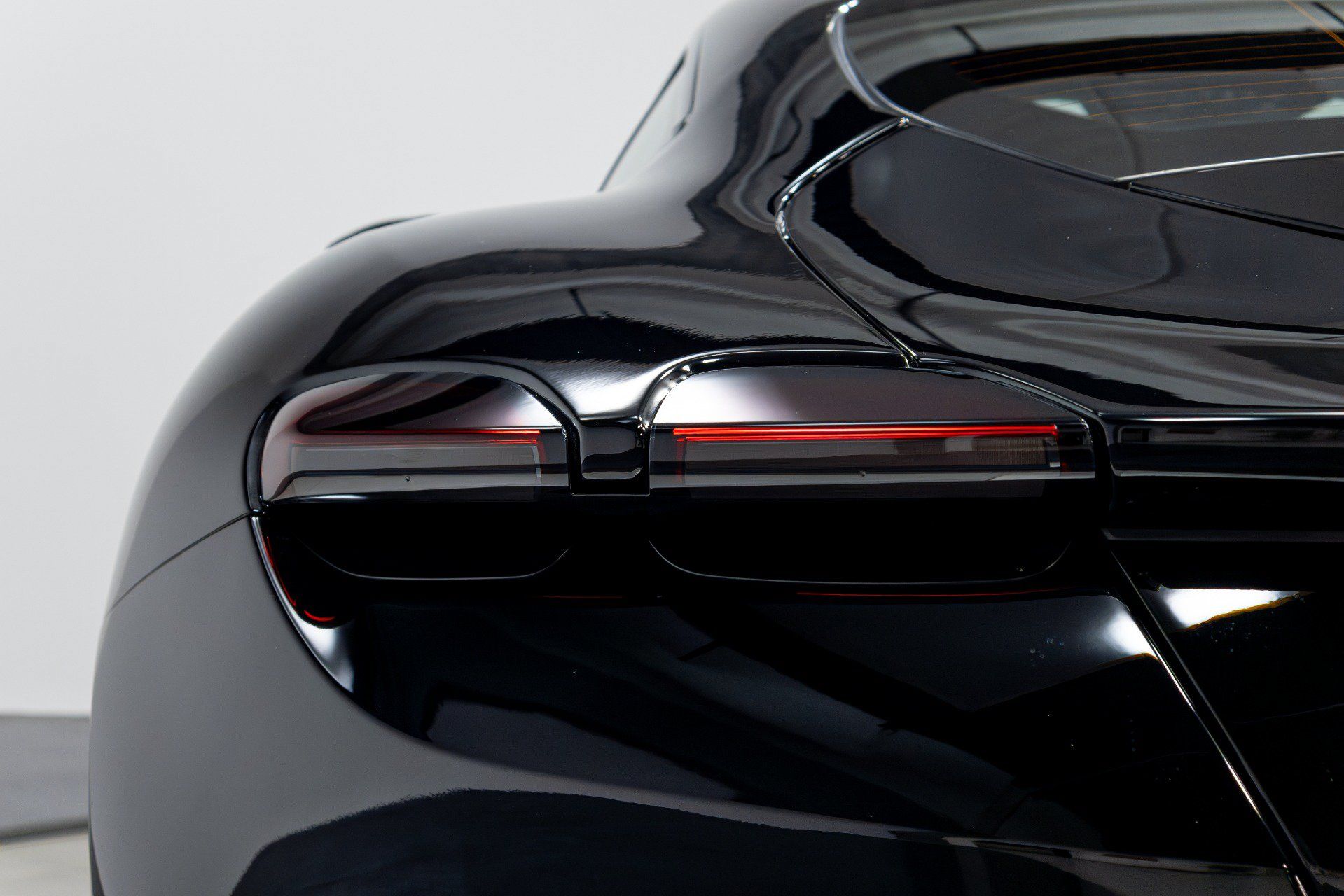 Used 2022 Ferrari Roma RWD image 61