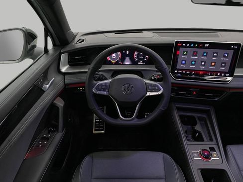 New 2025 Volkswagen Tiguan SE R-Line image 13