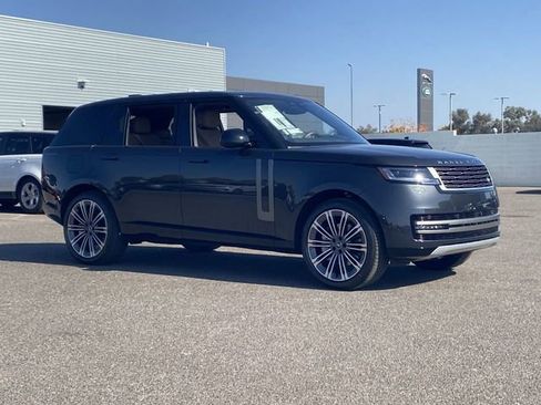 Used 2025 Land Rover Range Rover Long Wheelbase SE AWD/4WD image 5