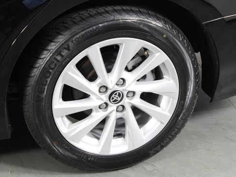 Used 2021 Toyota Camry LE FWD image 12