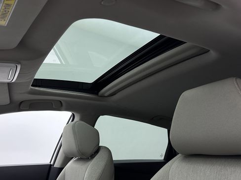 Used 2025 Honda Accord SE image 4