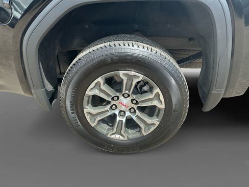 Used 2025 GMC Sierra 1500 SLT AWD/4WD image 14