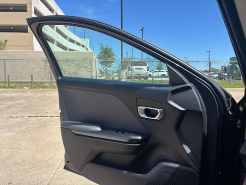 Used 2025 Kia K4 LXS image 18