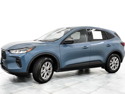 Used 2025 Ford Escape Active w/ Tech Pack #1 FWD image 4
