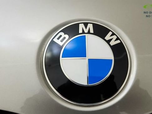 Used 2022 BMW 750i xDrive w/ M Sport Package AWD/4WD image 27