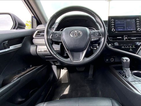 Used 2024 Toyota Camry SE image 5