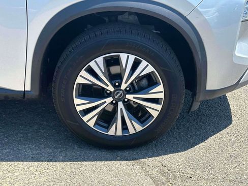 Used 2022 Nissan Rogue SV AWD/4WD image 6