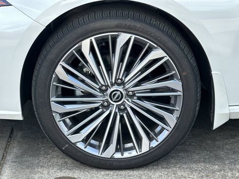 Used 2025 Nissan Altima 2.5 SL AWD/4WD image 23