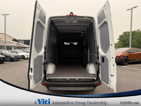 Used 2026 Mercedes-Benz Sprinter 2500 image 17