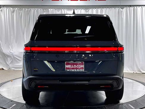 Used 2025 Rivian R1S Premium AWD/4WD image 8