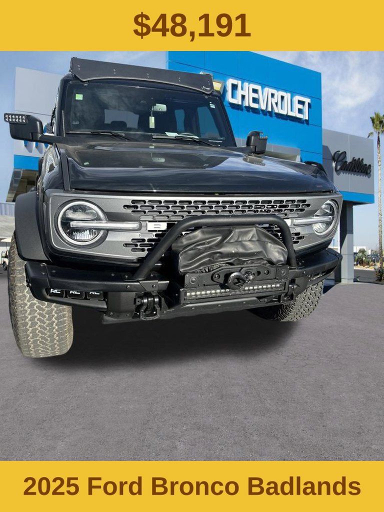 Used 2025 Ford Bronco Badlands w/ Sasquatch Package AWD/4WD image 2