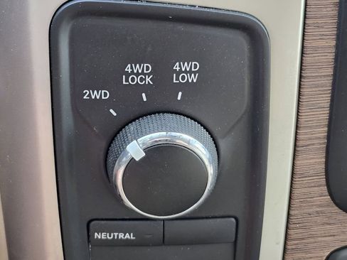 Used 2018 RAM 2500 Laramie w/ Cold Weather Group image 17