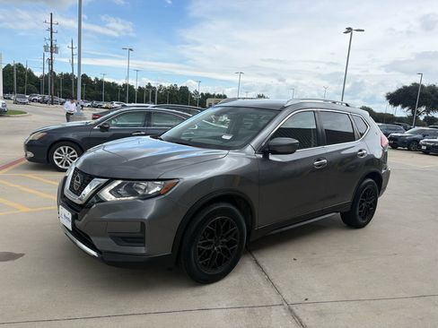 Used 2020 Nissan Rogue SV FWD image 4