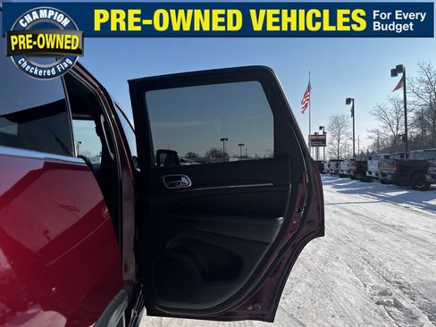 Used 2016 Jeep Grand Cherokee Limited image 32