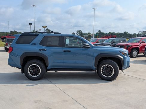 New 2026 Toyota 4Runner TRD Off-Road Premium AWD/4WD image 6