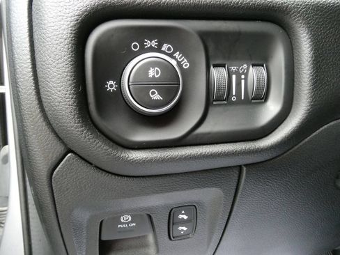 Used 2024 RAM 1500 Laramie AWD/4WD image 27