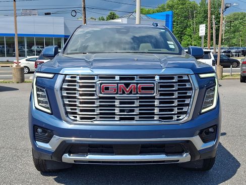 Used 2025 GMC Yukon XL Denali w/ Sun & Power Step Package AWD/4WD image 2