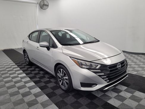 Used 2025 Nissan Versa SV FWD image 13