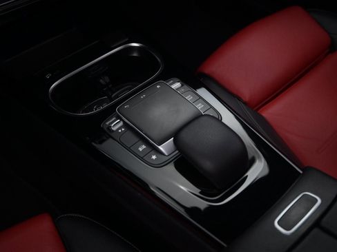 Used 2022 Mercedes-Benz CLA 250 4MATIC image 25