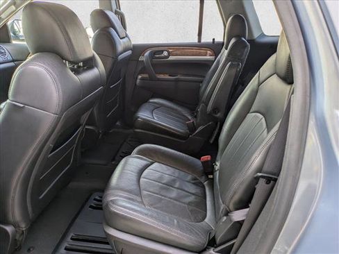 Used 2008 Buick Enclave CXL image 18