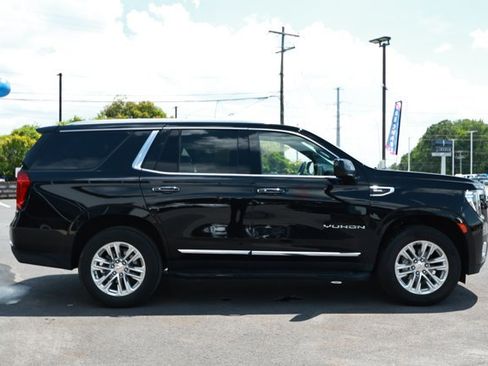 Used 2024 GMC Yukon SLT RWD image 4