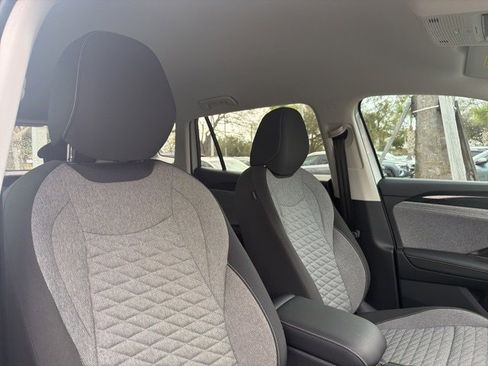 Used 2025 Volkswagen Tiguan S image 17