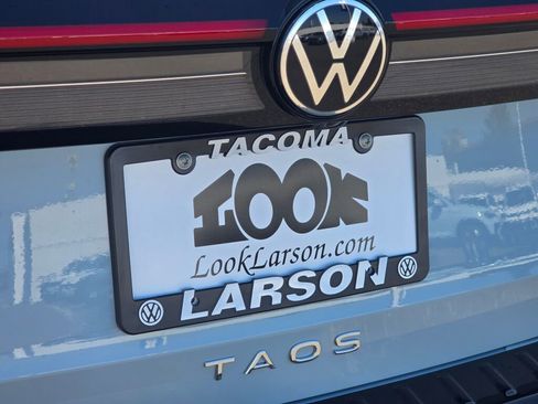 New 2025 Volkswagen Taos SE image 13