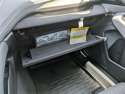 Used 2025 Subaru Outback Premium image 28