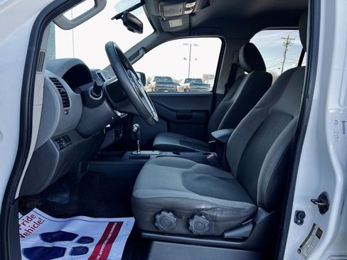 Used 2015 Nissan Xterra S image 13