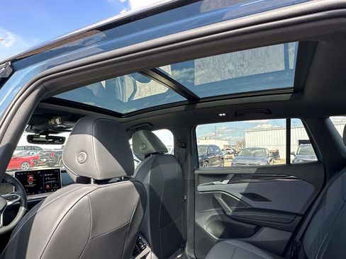New 2026 Volkswagen Tiguan SE R-Line AWD/4WD image 10