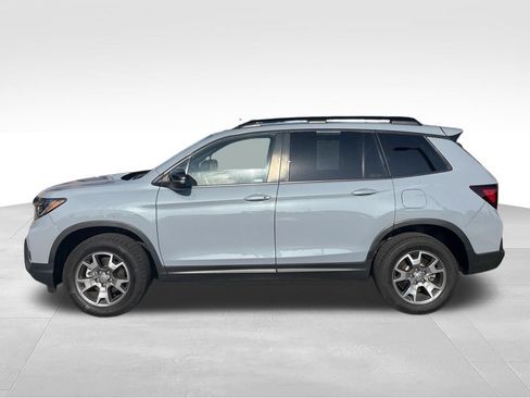Used 2023 Honda Passport TrailSport image 3