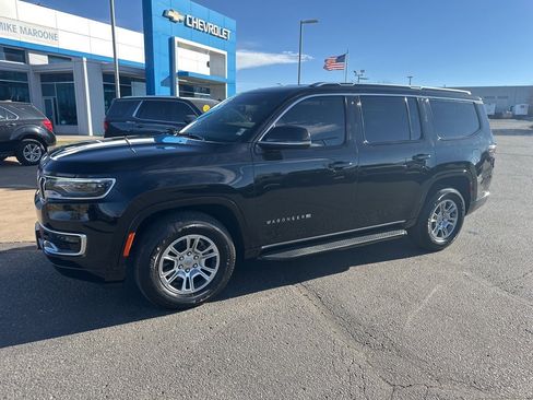 Used 2023 Jeep Wagoneer Base image 39